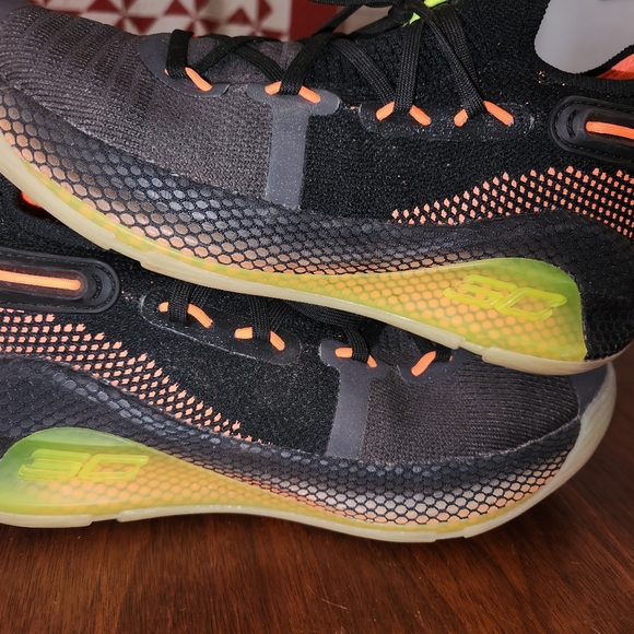 Under Armour Curry 6 Sneakers size 7Y - Picture 7 of 8